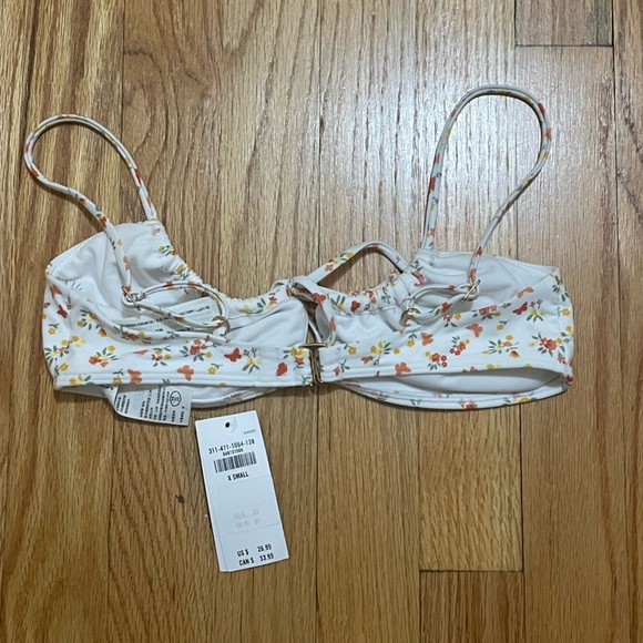 Hollister Floral Bikini Top Size XS with Tags - Picture 2 of 5